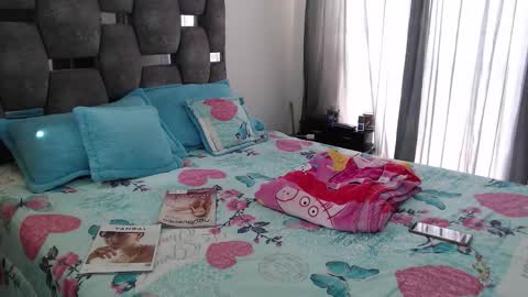 Snapshot of sarahott_1 chatting on 03/03/26, 04:02 Lia online show from 03/03/26, 04:02