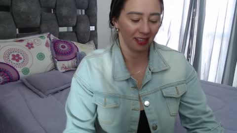 Snapshot of sarahott_1 chatting on 04/12/26, 08:14 Lia online show from 04/12/26, 08:14