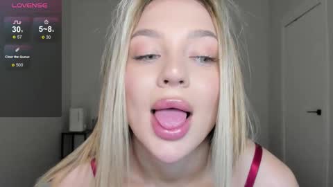 sarahphyllis online show from 12/20/25, 09:22