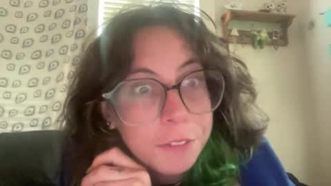 Sarah Smiles online show from 05/26/26, 05:42