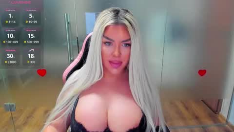 Snapshot of sarahstone_ chatting on 03/18/26, 07:55 Sarah online show from 03/18/26, 07:55