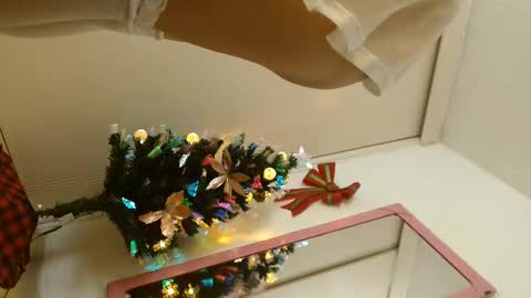 Sarah online show from 12/23/24, 06:00