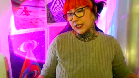 Snapshot of saraht666 chatting on 10/09/25, 10:30 Sarah T online show from 10/09/25, 10:30