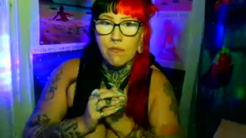 Snapshot of saraht666 chatting on 07/18/26, 08:18 Sarah T online show from 07/18/26, 08:18