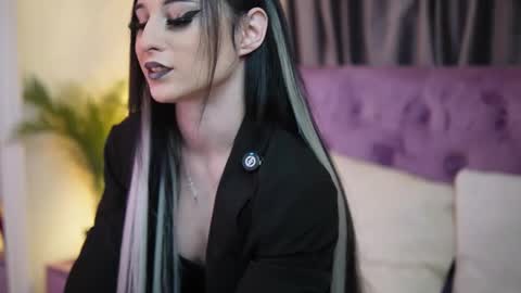 Snapshot of saraiangel chatting on 02/25/26, 11:47 Sarai online show from 02/25/26, 11:47