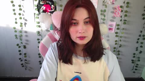 Snapshot of sarakinski chatting on 01/14/25, 07:59 Sara online show from 01/14/25, 07:59