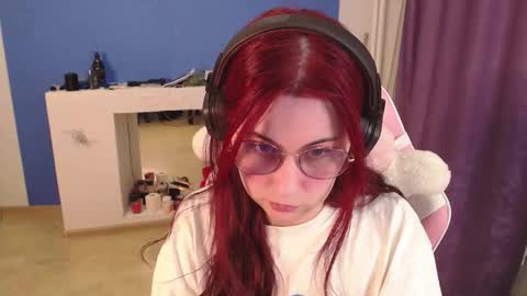 Snapshot of sarakinski chatting on 03/18/26, 02:09 Sara online show from 03/18/26, 02:09