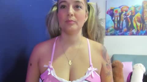 Snapshot of saraledouxx chatting on 11/12/25, 05:24 Sara Ledouxx online show from 11/12/25, 05:24