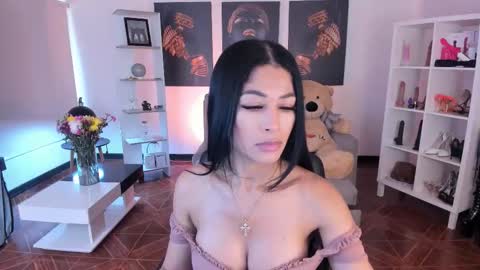 Snapshot of saralife69 chatting on 11/05/25, 11:32 saralife69 online show from 11/05/25, 11:32