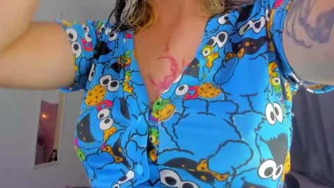 sara  online show from 01/13/25, 01:02