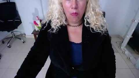 Saraloves online show from 11/09/25, 01:48