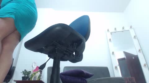 Saraloves online show from 02/04/26, 10:43