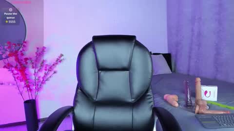 saramilf_69 online show from 12/01/25, 01:49