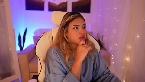 Sara online show from 12/24/24, 01:38