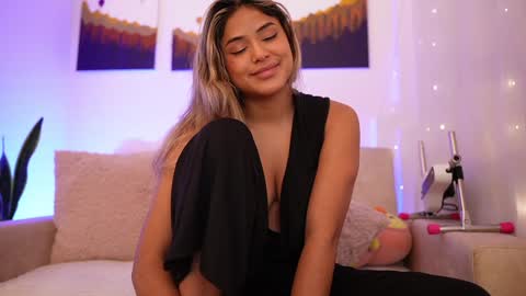 Sara online show from 12/31/24, 03:01