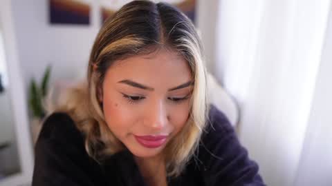 Sara online show from 01/04/25, 01:42