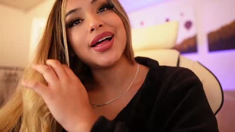 Sara online show from 01/08/25, 01:32