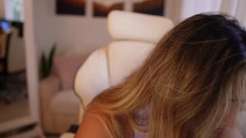 Sara online show from 01/10/25, 10:04