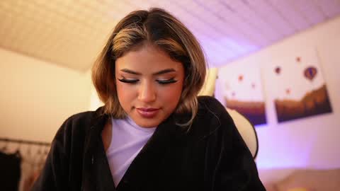 Sara online show from 01/11/25, 01:06