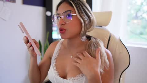 Sara online show from 01/25/25, 09:14