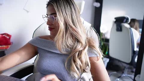 Sara online show from 02/02/25, 10:17