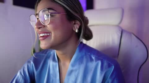 Sara online show from 02/03/25, 01:19