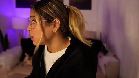 Sara online show from 02/13/25, 01:40