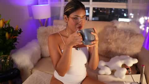 Sara online show from 03/08/25, 02:01