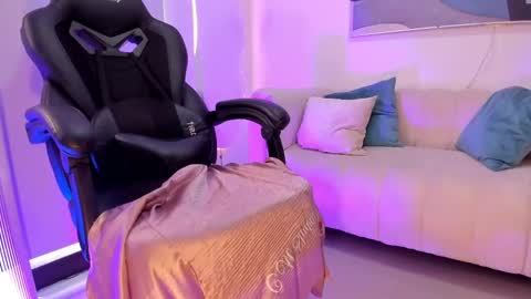 I am Sara  online show from 02/18/25, 06:37