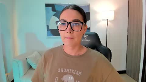 I am Sara  online show from 06/25/26, 02:44
