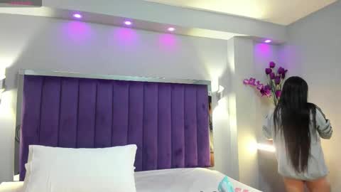 Sara   online show from 10/21/25, 10:43