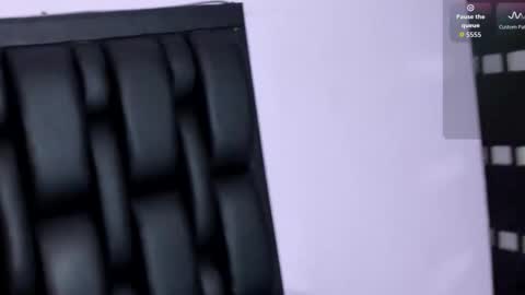  Sara  online show from 11/24/25, 07:13