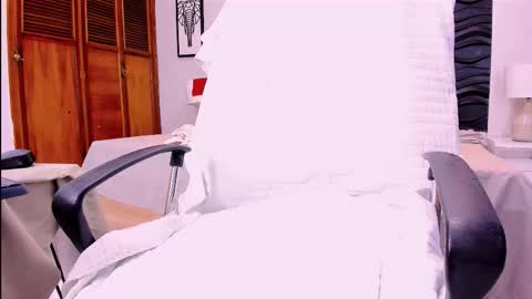 Sara Sofia online show from 11/11/25, 05:13