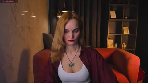 Sara online show from 12/17/25, 01:28