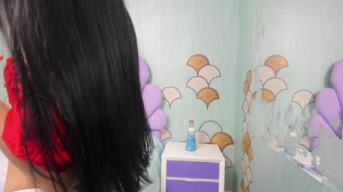 Snapshot of sarasweet18_ chatting on 03/08/25, 01:36 Sara online show from 03/08/25, 01:36