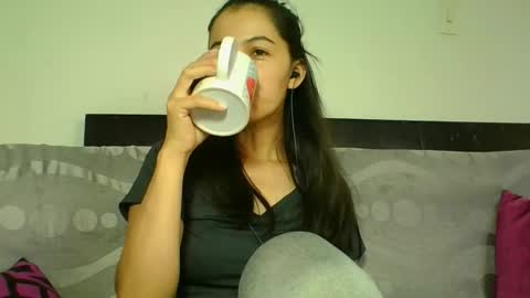 Snapshot of sarasweet_4 chatting on 11/13/25, 07:13 Sara online show from 11/13/25, 07:13