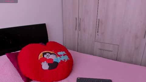 Snapshot of sarasweet_4 chatting on 06/10/26, 03:11 Sara online show from 06/10/26, 03:11