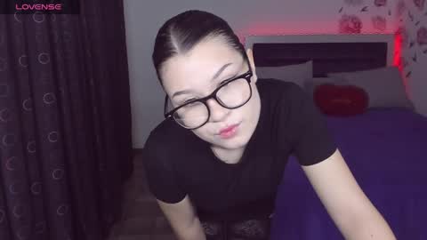 Snapshot of saravivid chatting on 05/05/26, 11:29 SaraVivid online show from 05/05/26, 11:29