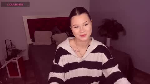 Snapshot of saravivid chatting on 05/11/26, 10:32 SaraVivid online show from 05/11/26, 10:32