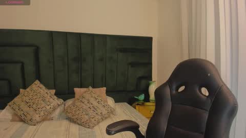      online show from 10/24/25, 12:19