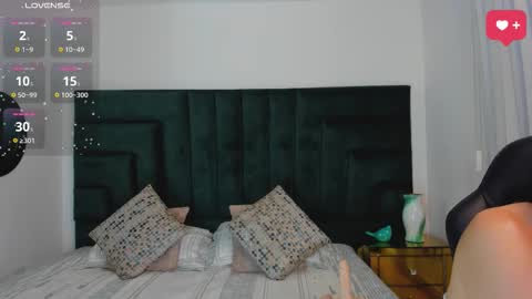      online show from 10/31/25, 02:12