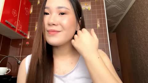 Snapshot of sarawaldhoff chatting on 03/17/26, 07:23 Niki online show from 03/17/26, 07:23