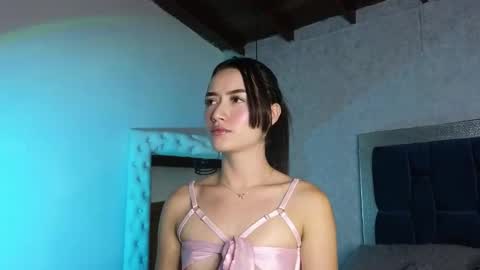 Snapshot of sarawilliamss_ chatting on 12/05/24, 01:06 Sara W online show from 12/05/24, 01:06