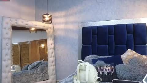 Snapshot of sarawilliamss_ chatting on 02/01/25, 10:48 Sara W online show from 02/01/25, 10:48