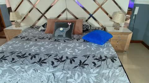 Snapshot of sarawonder69x chatting on 12/28/24, 02:42 Sara Rivera online show from 12/28/24, 02:42