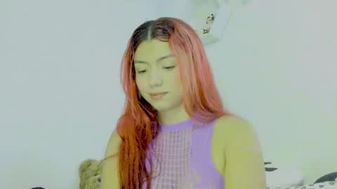 Snapshot of saray2312 chatting on 11/18/25, 08:24 Saray online show from 11/18/25, 08:24