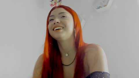 Snapshot of saray2312 chatting on 12/15/25, 07:18 Saray online show from 12/15/25, 07:18