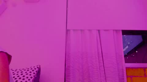 Snapshot of saray2312 chatting on 01/06/26, 04:27 Saray online show from 01/06/26, 04:27