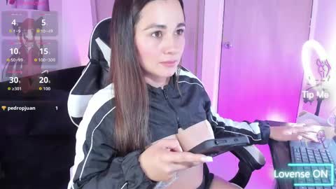 Snapshot of saray_mendoza chatting on 06/05/26, 11:43 Saray Mendoza online show from 06/05/26, 11:43