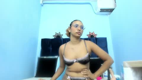 Snapshot of saray_sexy_love chatting on 06/27/26, 11:48 saray_sexy_love online show from 06/27/26, 11:48